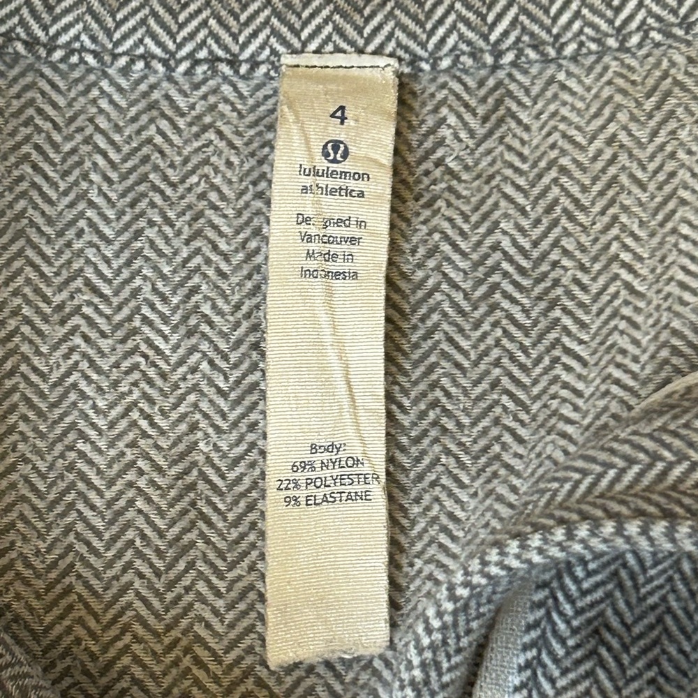 Lululemon Gray Herringbone Quarter-Zip Runners Pullover for Women - Picture 12 of 14